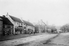 Hall-Street-and-the-Swan-Pub-circa-1900