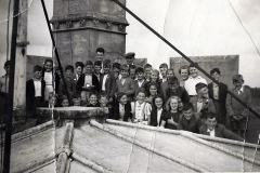 Long-Melford-School-children-on-the-Church-roof-in-1952