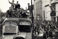 1953-Senior-Cup-Long-Melfords-supporters-outside-the-Cock-_-Bell